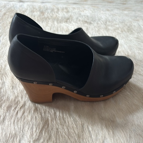 Korks  Black Leather Mules - Picture 2 of 5